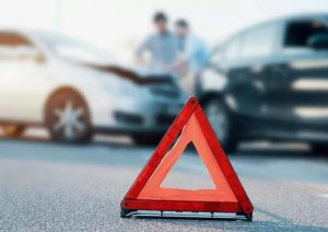 Preparação para Emergências: Como Agir com Segurança e Eficiência nas Estradas